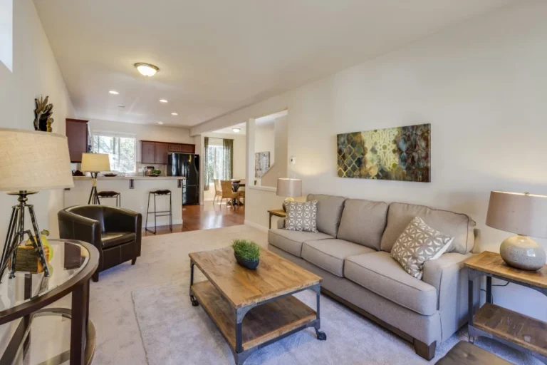 buying and selling houses in Australia