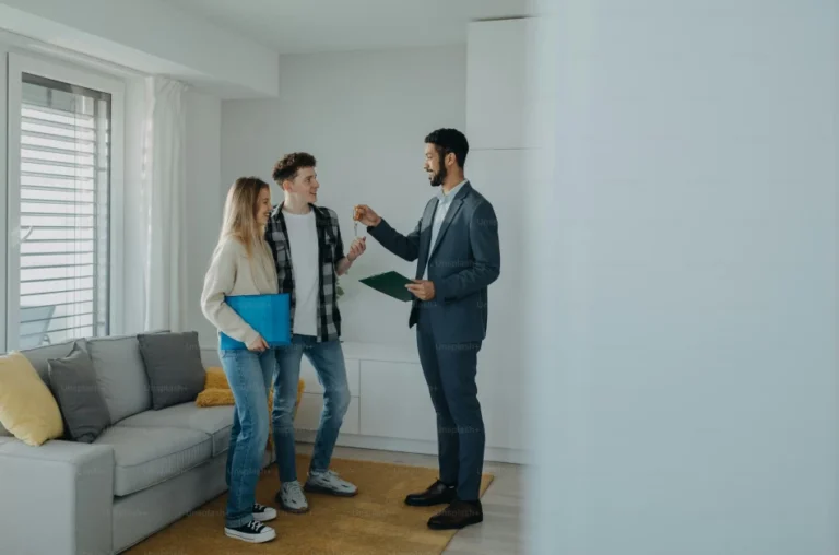 buying and selling houses in Australian